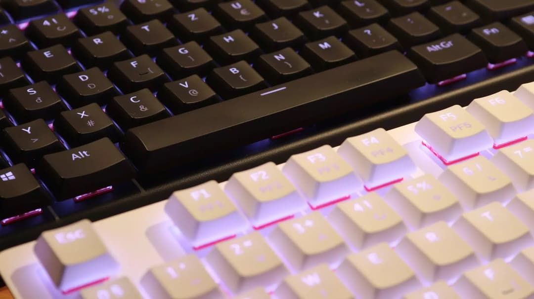Stílusos mechanikus billentyűzetek a TESORO-tól