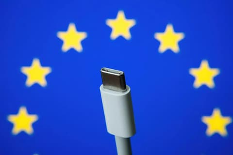 Nagy győzelemként ünnepli az EU az USB-C-s töltés kötelezővé tételét