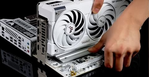 Ismét változott az ASUS Q-Release PCIe mechanizmusa – Gombnyomással lehet oldani a kártya rögzítését