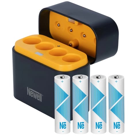 NEWELL Négycsatornás punjač + 4 kom Li-ion AA punjiva akumulator set – 2200 mAh