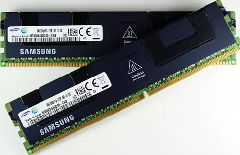 A Samsung lefelé nyomja a memóriaárakat
