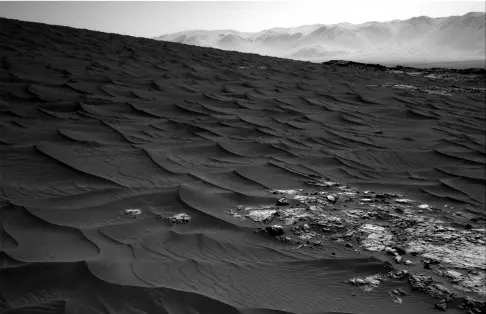 Mozgó homokdűnéket tanulmányoz a Curiosity