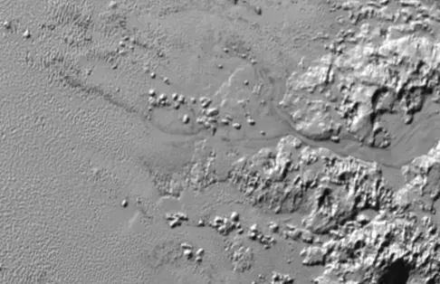 Fagyott nitrogénen úsznak a Pluto jéghegyei