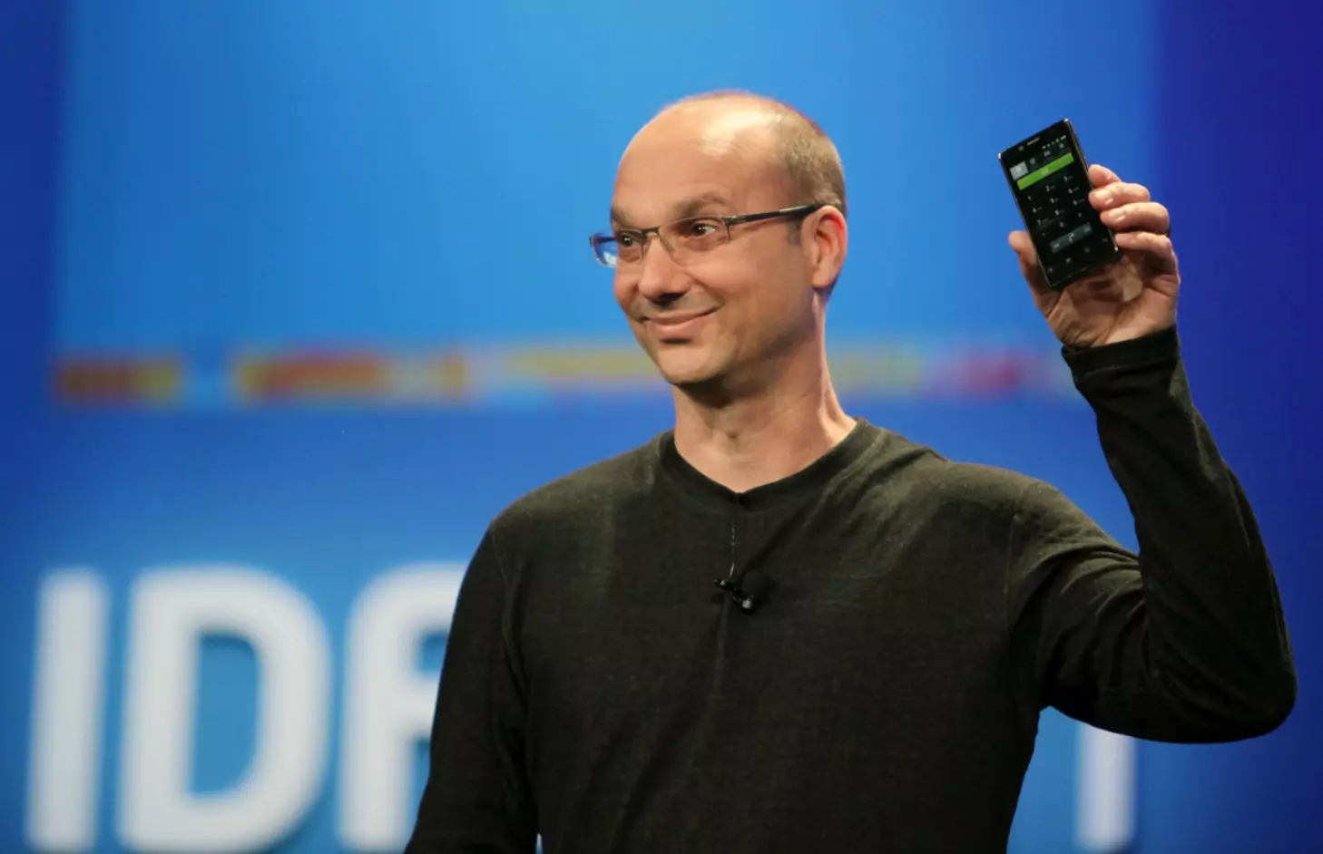 Különleges okostelefonon dolgozhat Andy Rubin