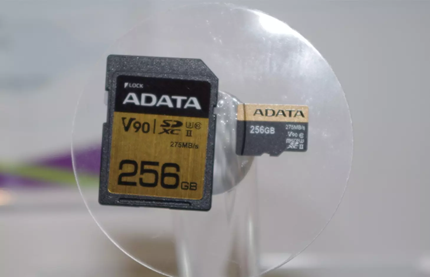 Brutális tempóra képes microSD kártyát mutatott be az ADATA