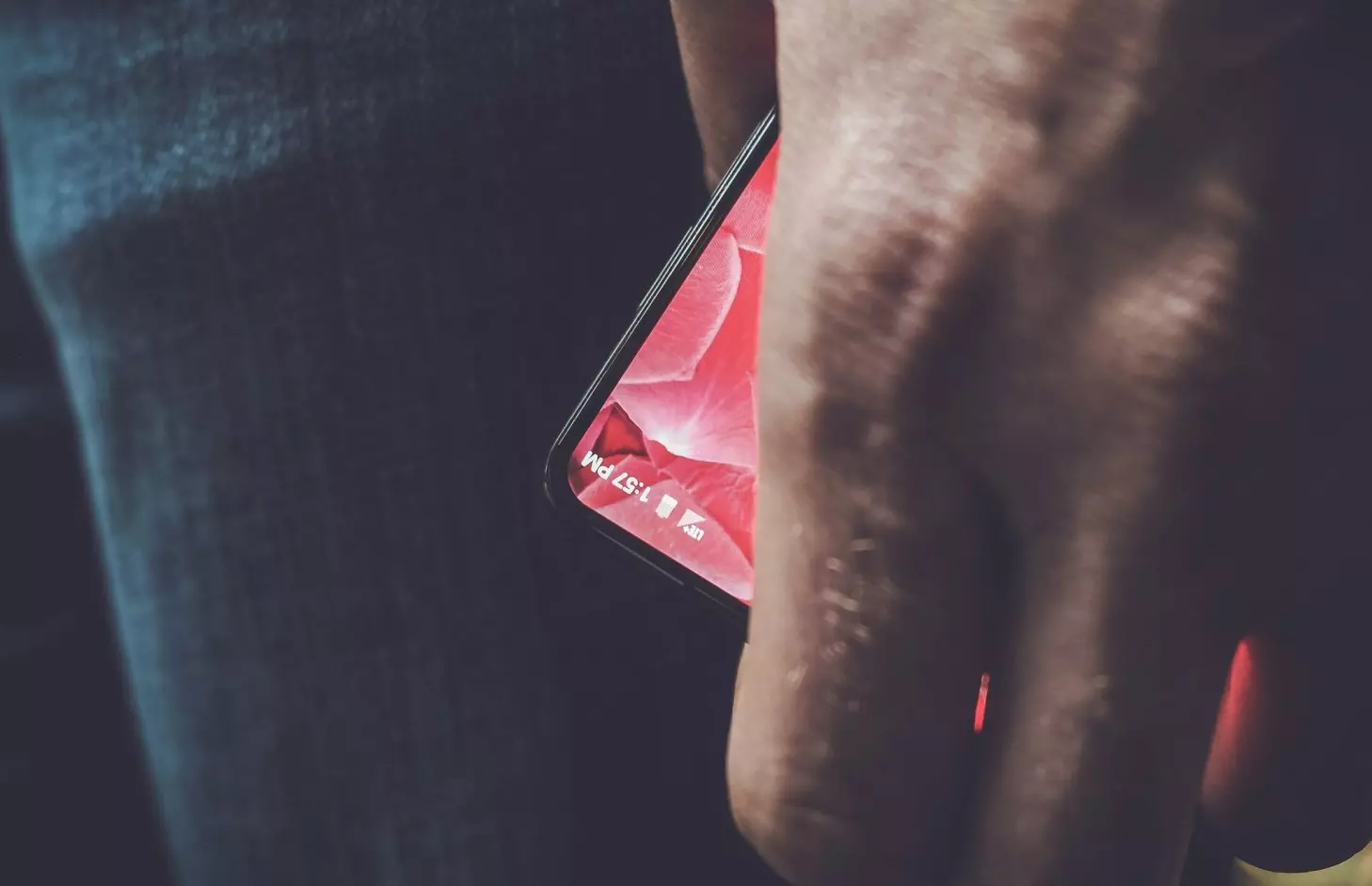 Befutott az első kép Andy Rubin különleges mobiljáról