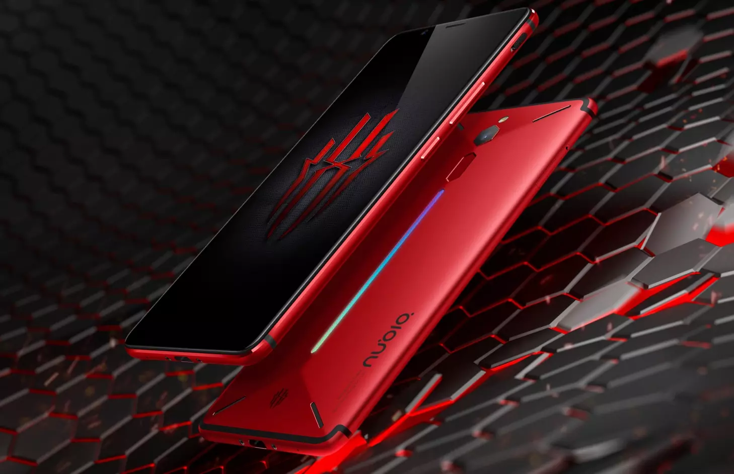 RGB LED-es gamer okostelefont mutatott be a ZTE