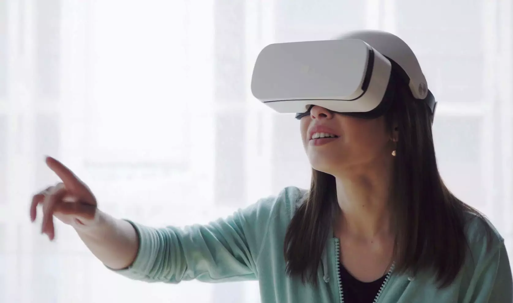 Kiemelkedő pixelsűrűségű kijelzőt leplezett le a JDI VR eszközök számára