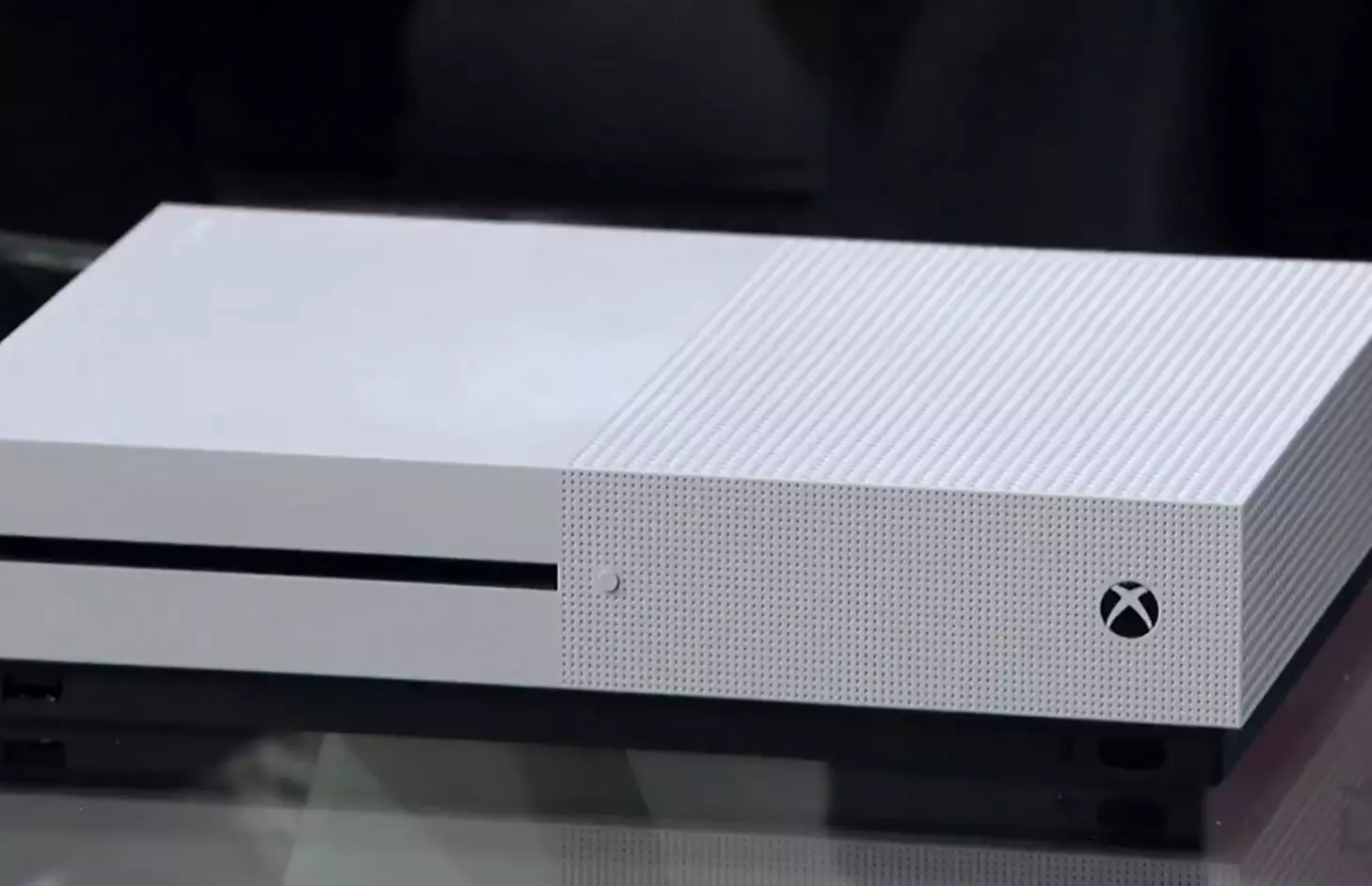 Új Xbox hardverek mutatkoznak be a GamesComon