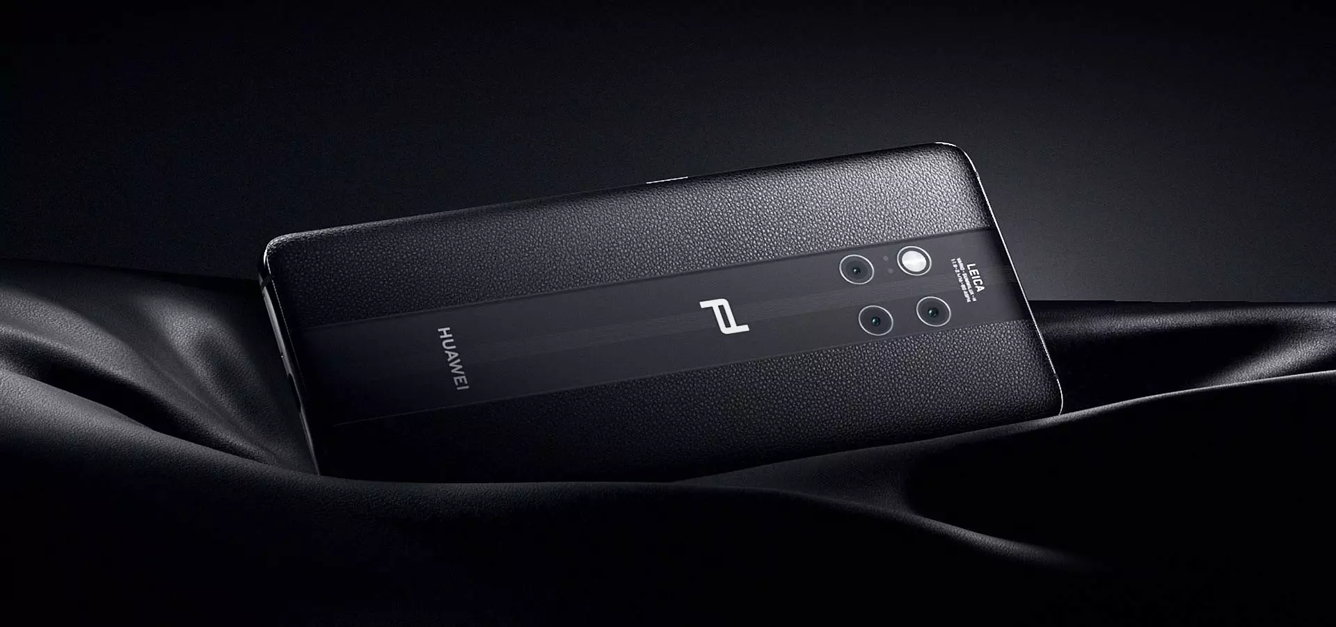 Bőrbe bújt a Porsche Design Mate 20 RS