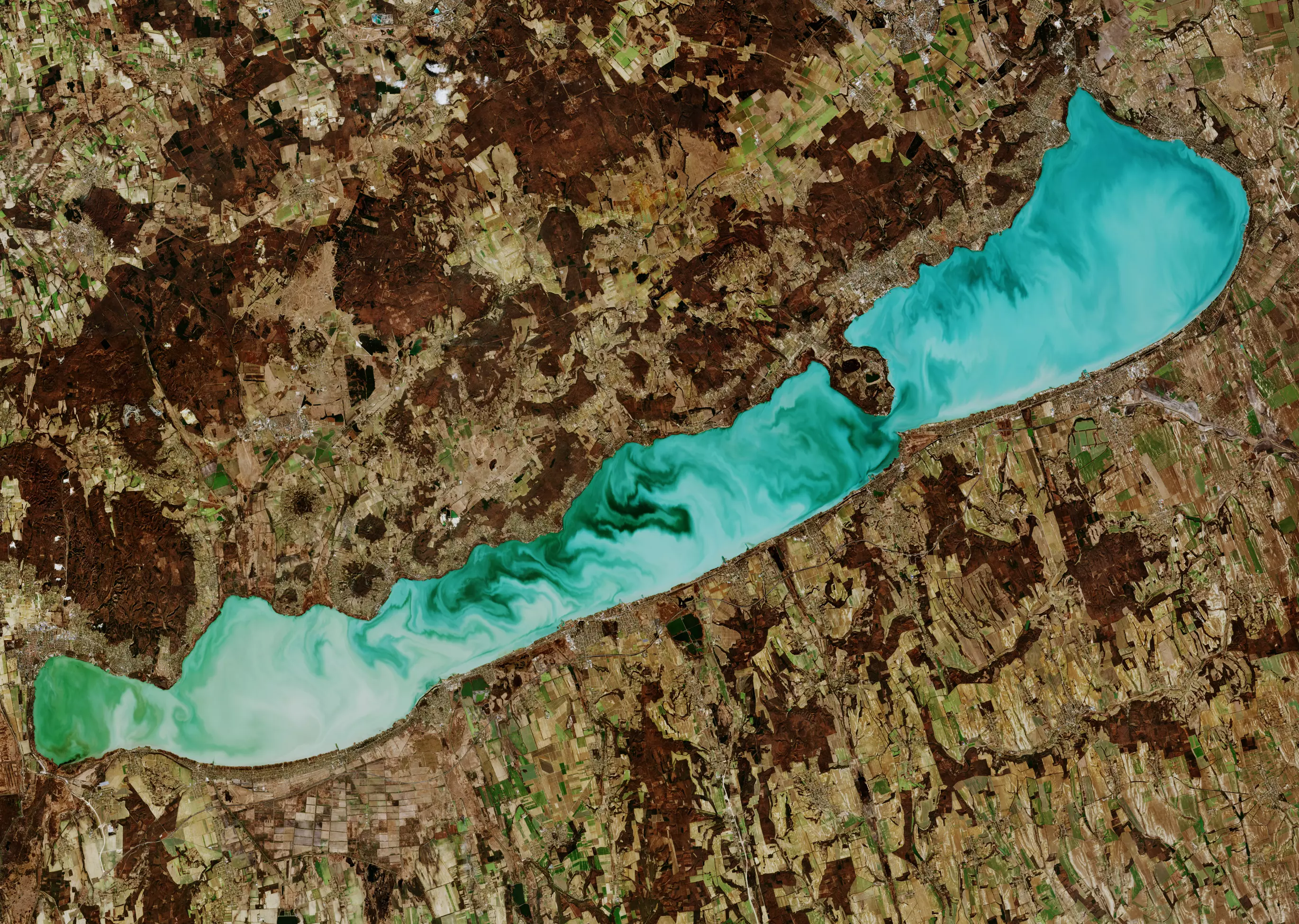 Gyönyörű kép készült a Balatonról az űrből