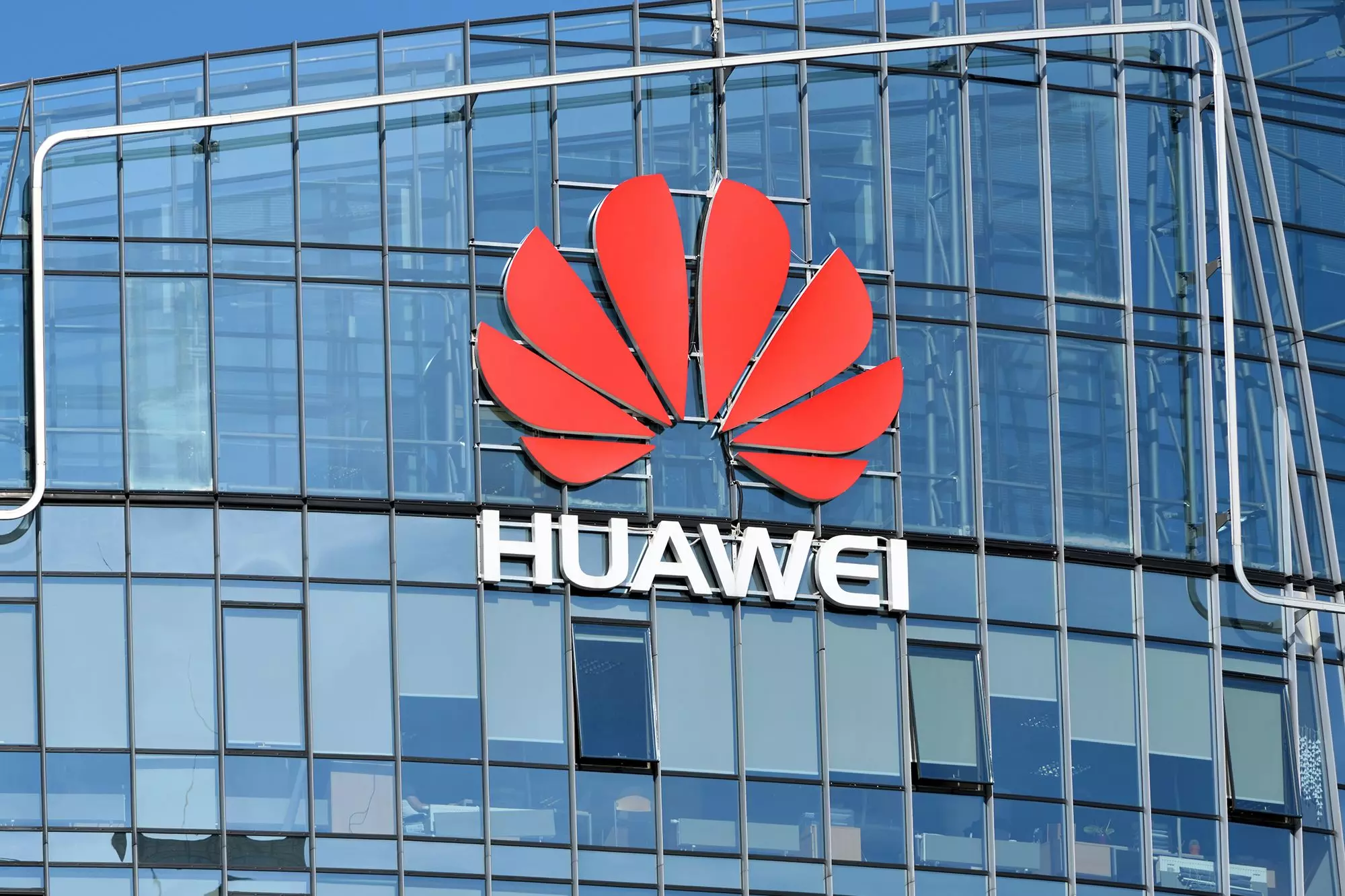 Franciaország nem tiltja a Huawei eszközök használatát