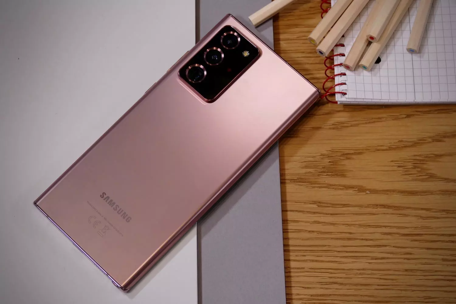 Alig törik a Galaxy Note20 Ultra üveges teste