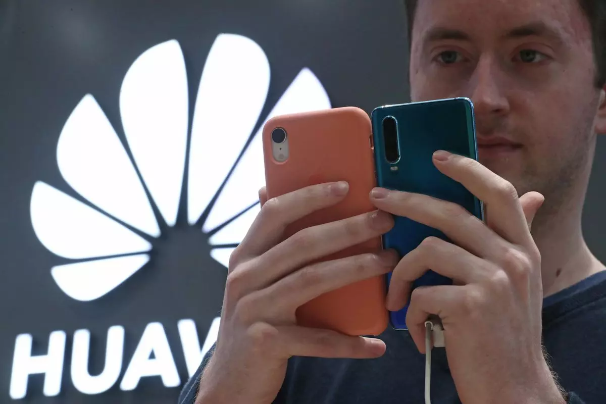 A Huawei megszerezte a mobilpiac első helyét a második negyedévben