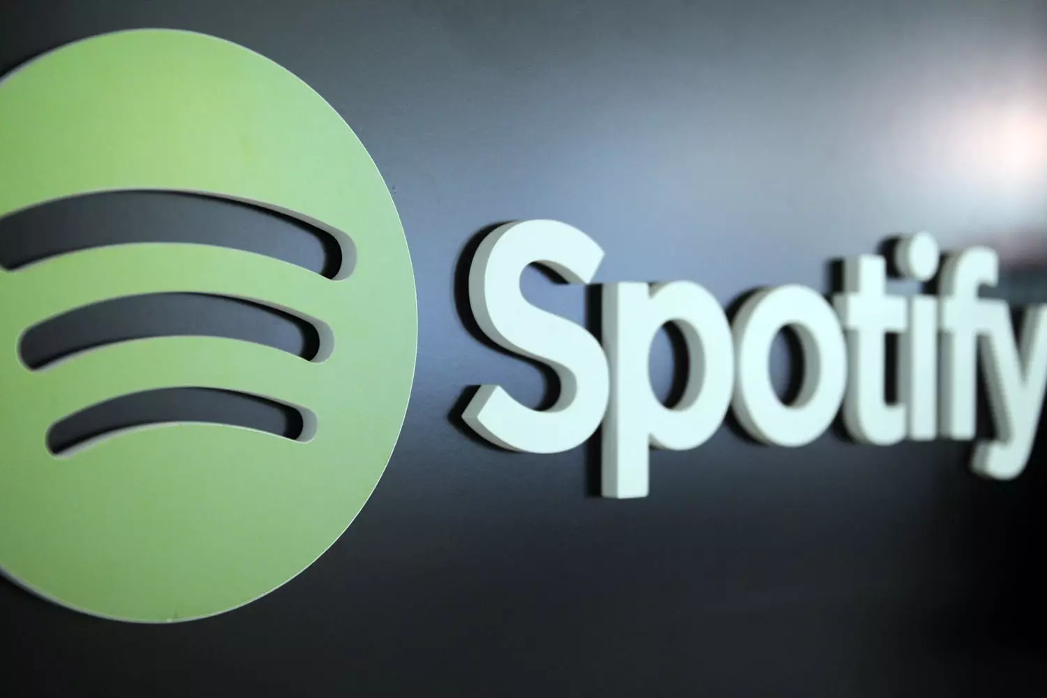A Spotify felszólalt az Apple One ellen