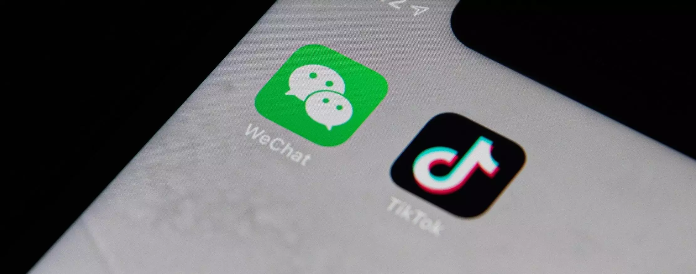 Megszületett a döntés, betiltja az USA a TikTokot és a WeChatet is