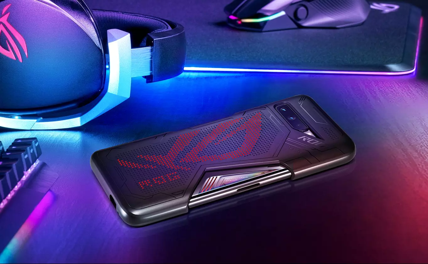 Pontmátrix-kijelzős hátlapot kaphat az ASUS ROG Phone