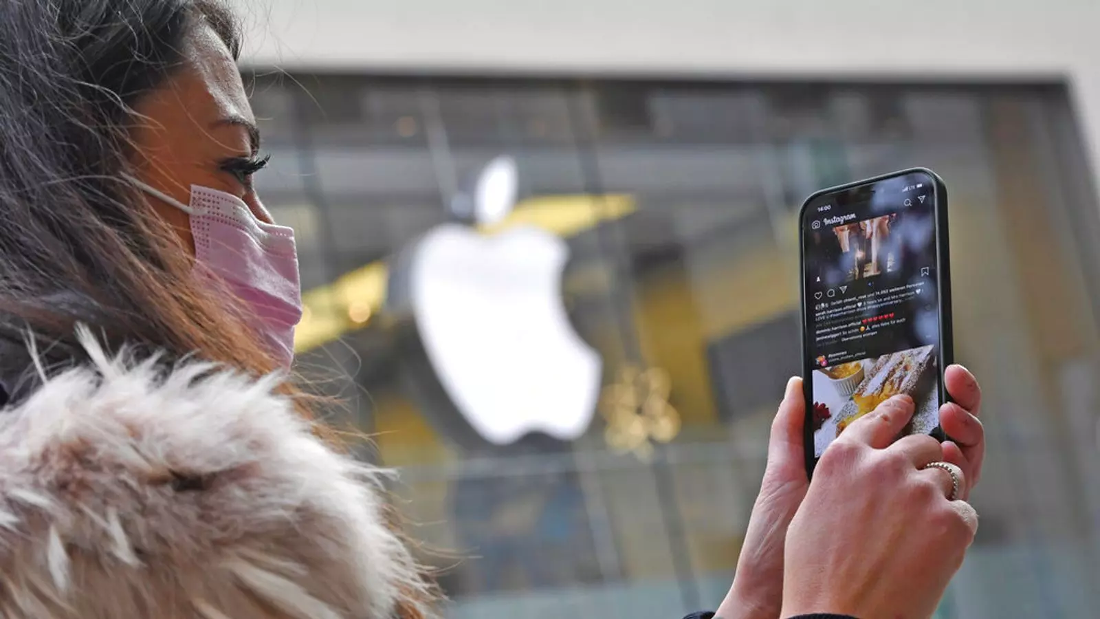 Apple Watch mellett gyorsabban fog menni a Face ID