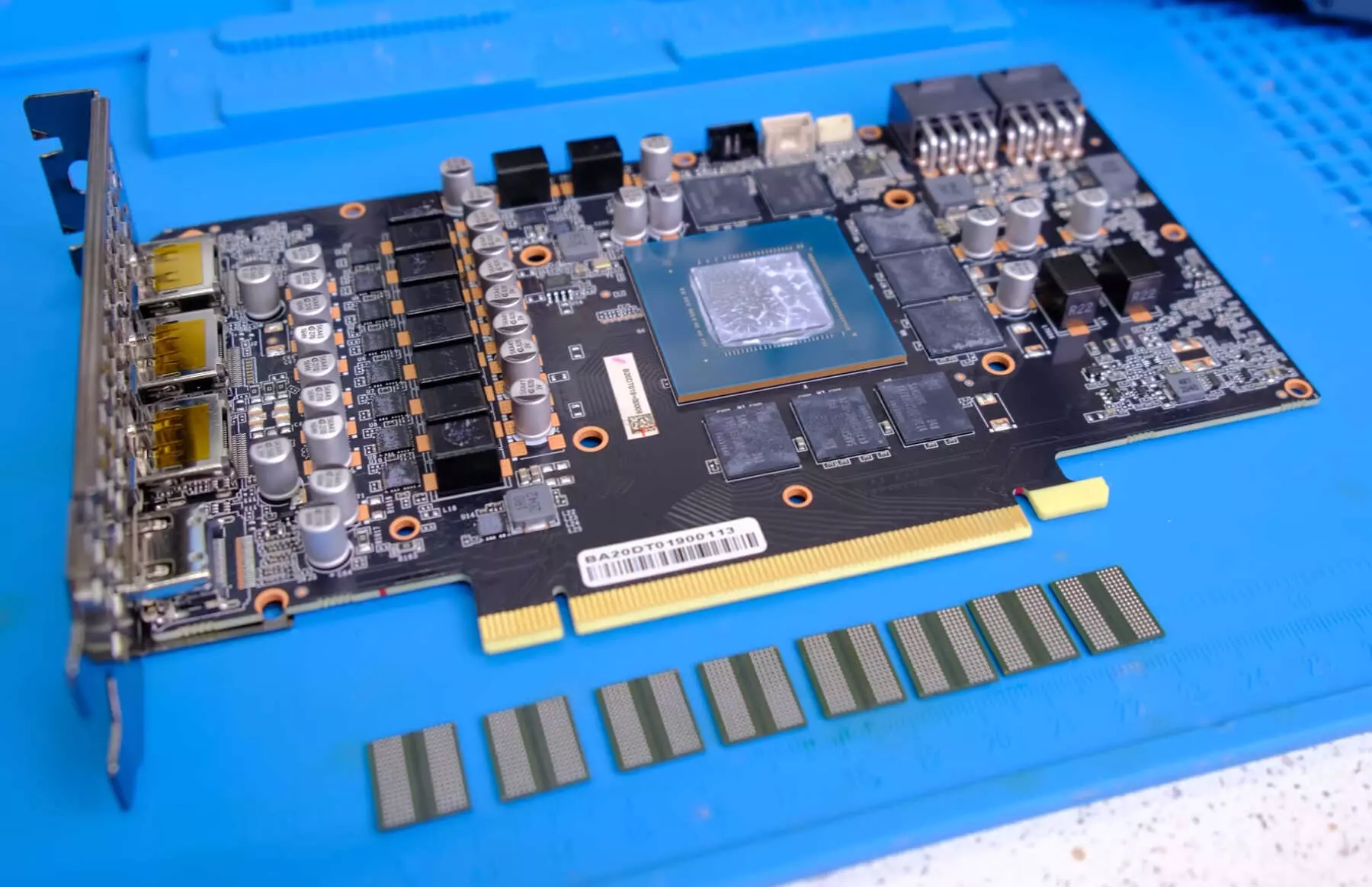 Egyedi GeForce RTX 3070-es videokártya készült, 16 GB-nyi memóriával