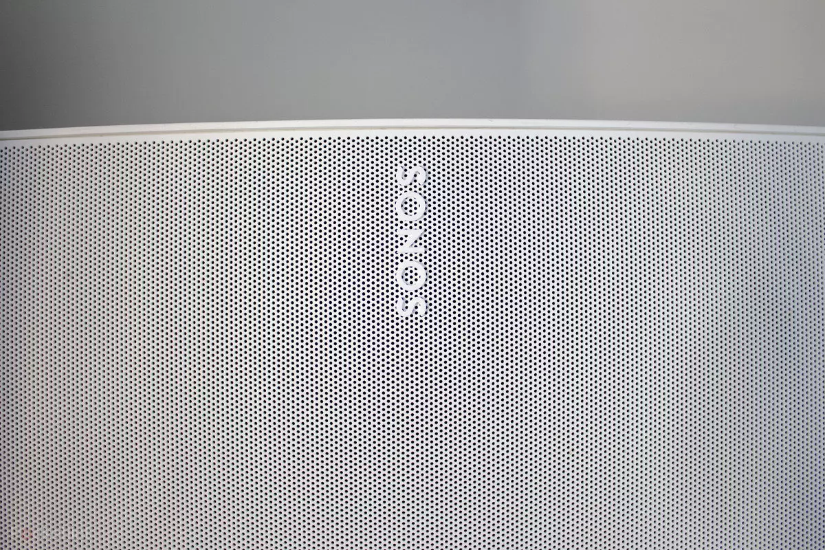 Érdekes újítással léphet be a Sonos a fejhallgatók piacára