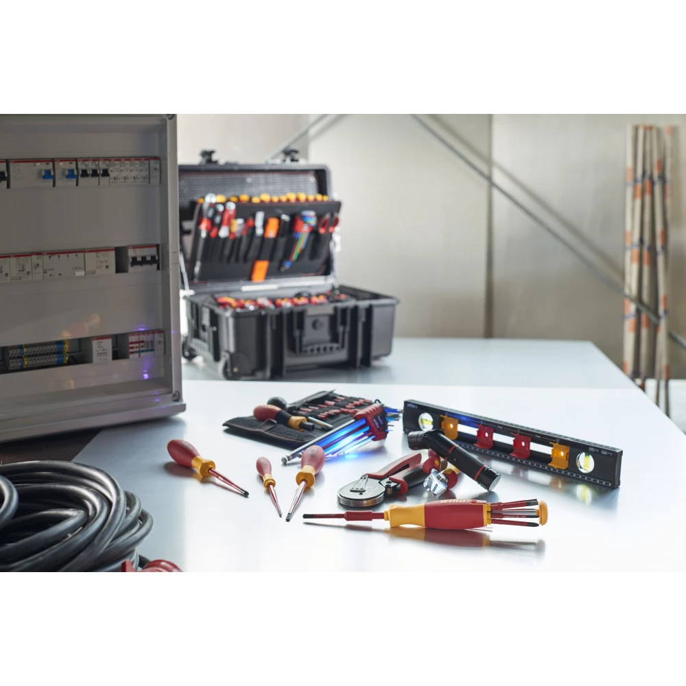 WIHA 42069 Competence XXL II electrician tool set - iPoncomp.com