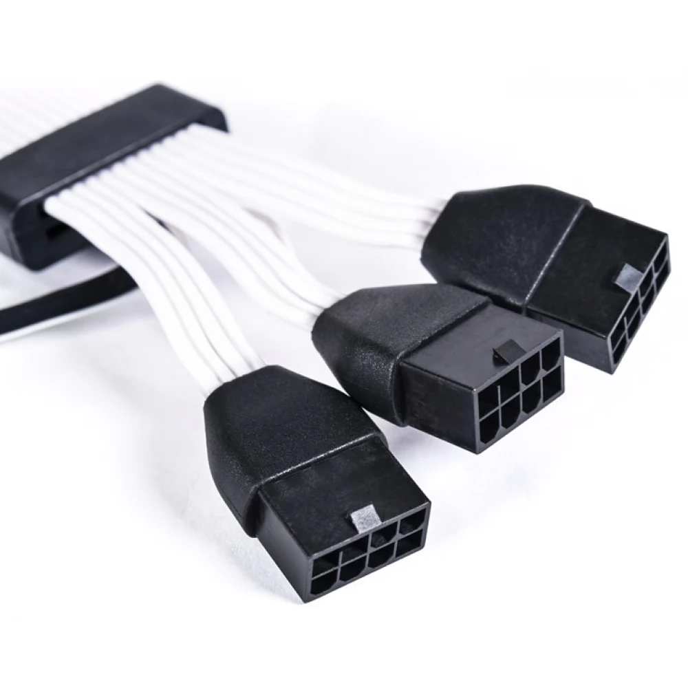 新品Lianli Strimer Plus 16Pin - 3x8Pin V2 Amazon | LIANLI ARGBエクステンションケーブル STRIMER PLUS