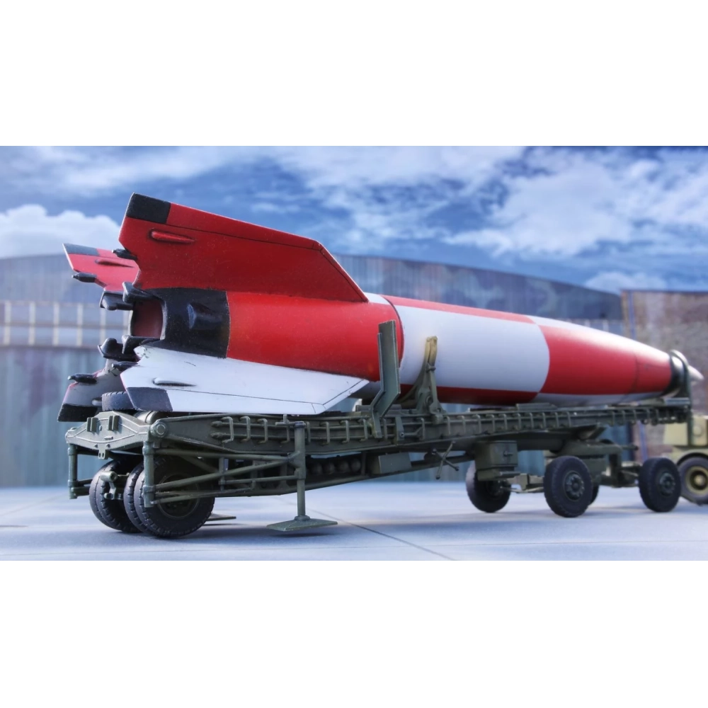 SPECIAL HOBBY 1/72 Meillerwagen V-2 Transporter carrying rocket