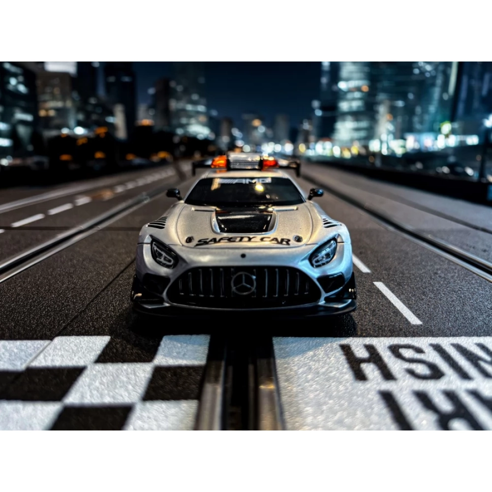 CARRERA-TOYS DIGITAL 132 Mercedes-AMG GT3 Evo security car - iPoncomp.com