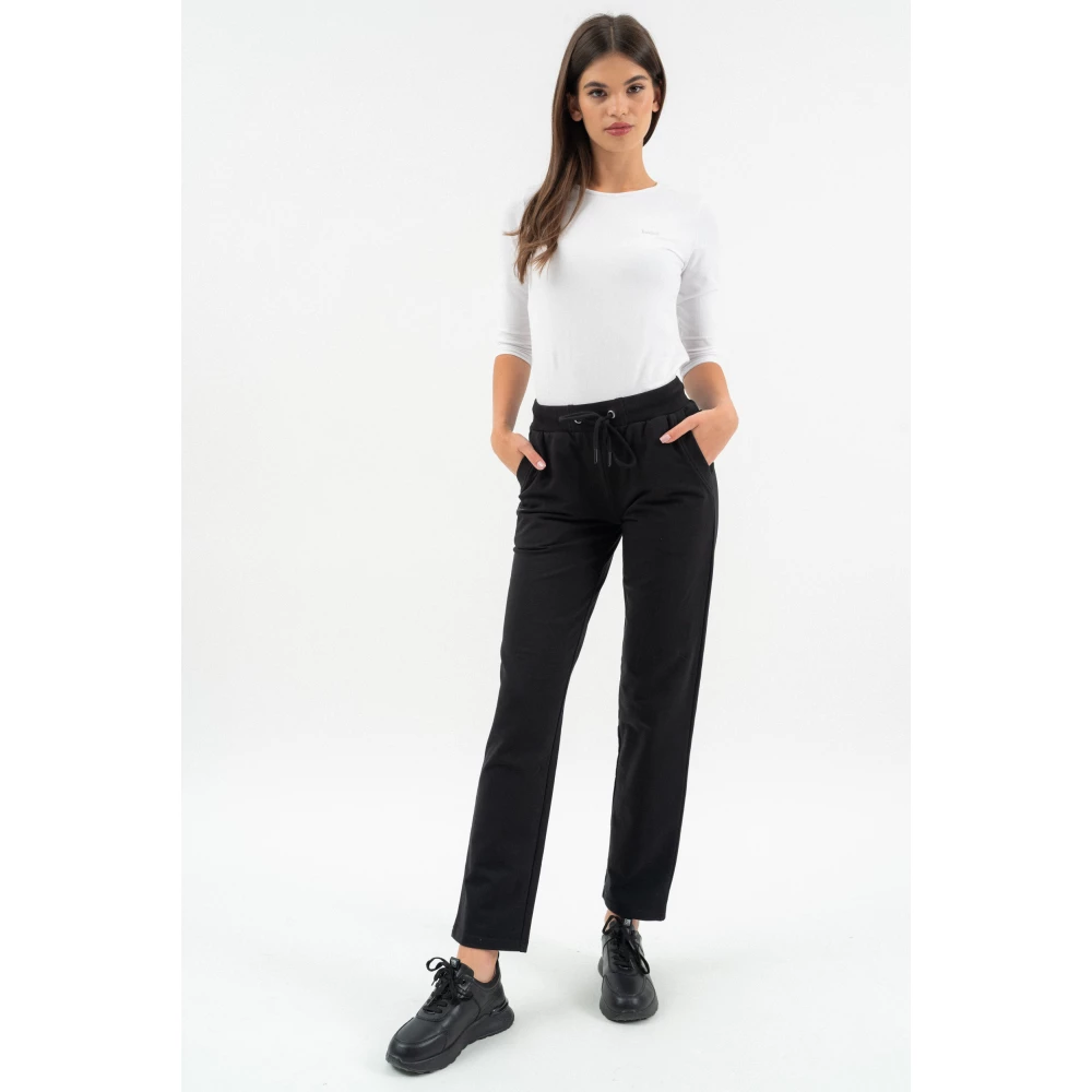BUDMIL Straight szárú Szabadidőnadrág Female XS black