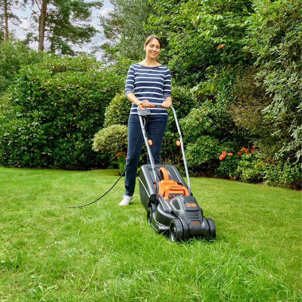 Black and decker 32cm sales lawn mower 1000w reviews