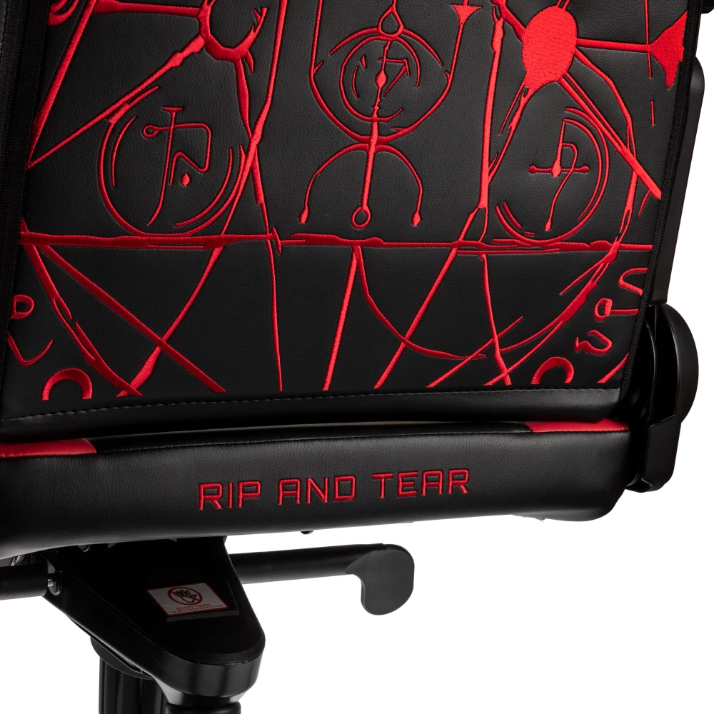 NOBLECHAIRS HERO DOOM Edition iPon.hu
