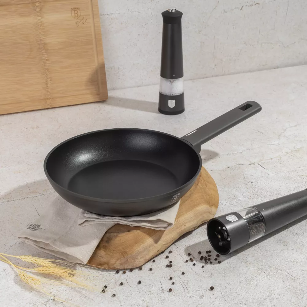 Berlinger Haus BH/8113 được trang bị lớp chống dính lớp phủ đá cẩm thạch chống dính 3 lớp
